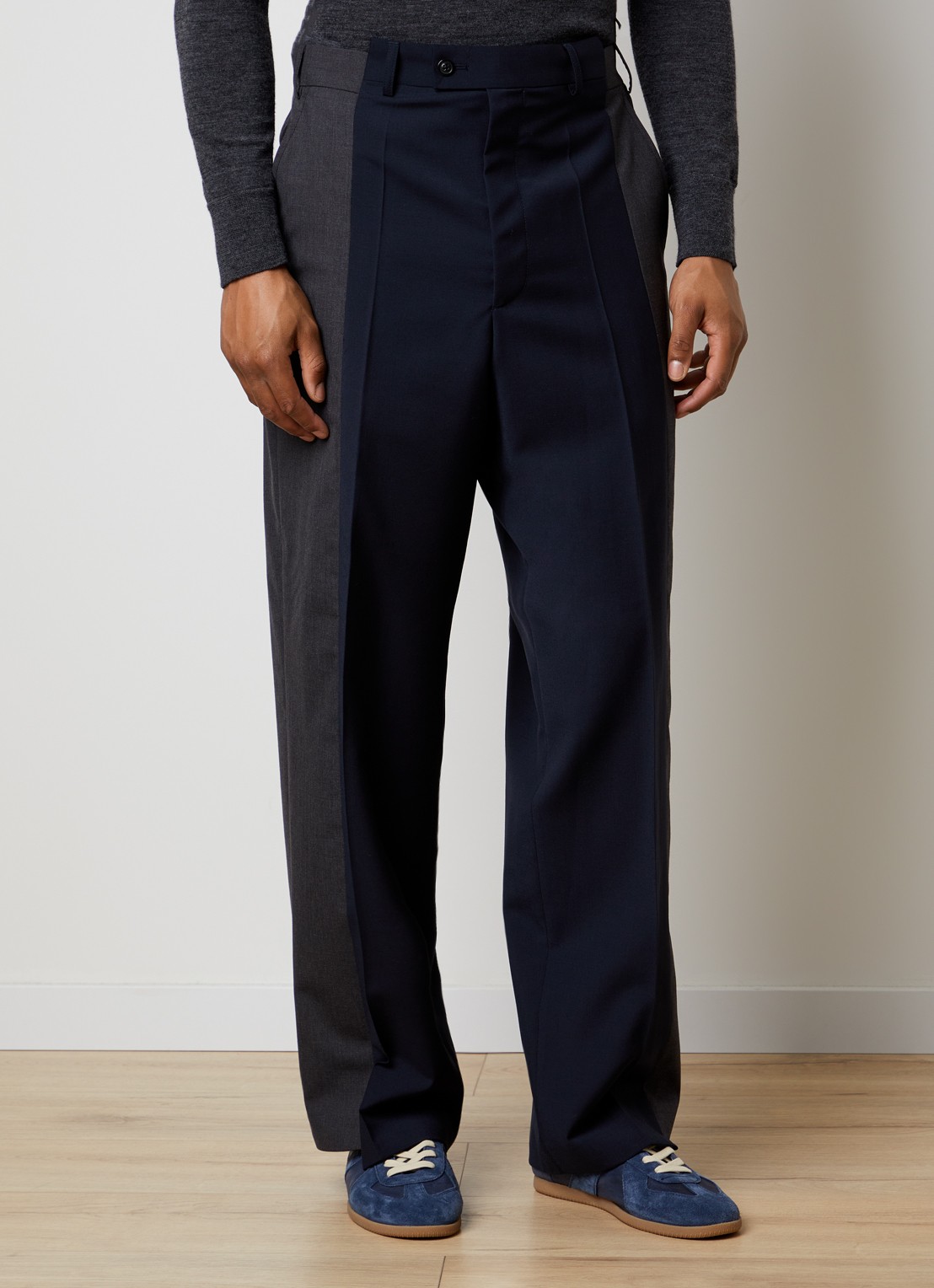 Maison Margiela Spliced straight fit broek met steekzakken - detail donkerblauw