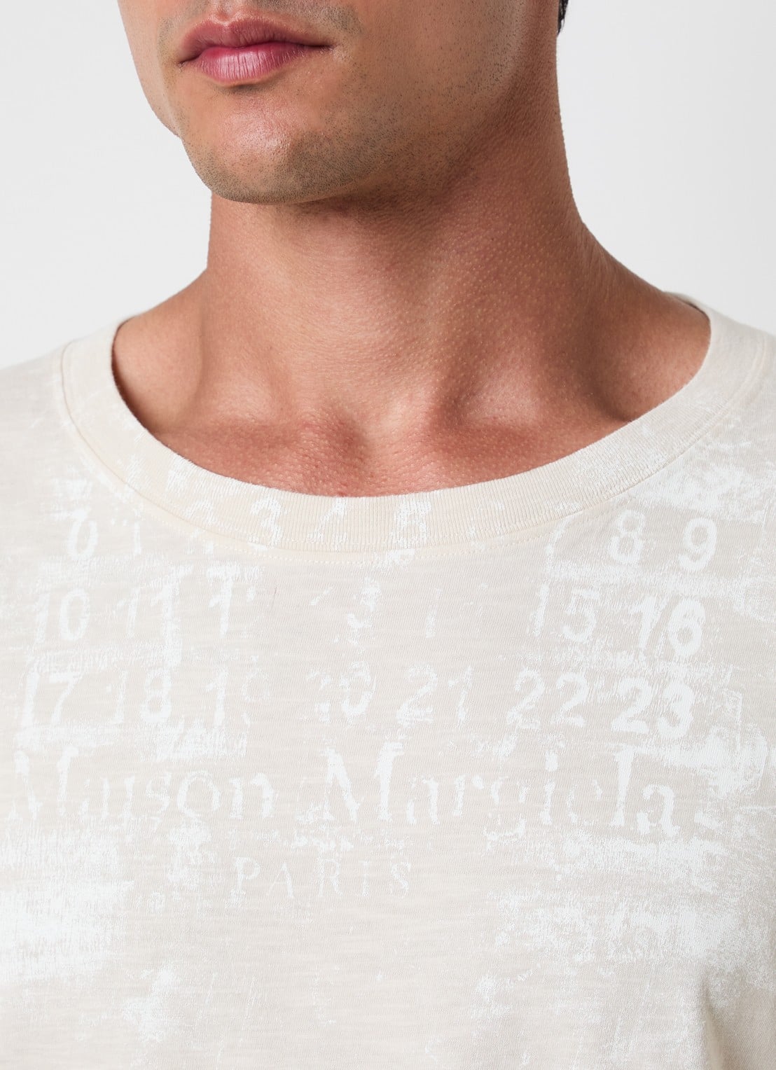 Maison Margiela T-shirt met logoprint - detail 5 creme