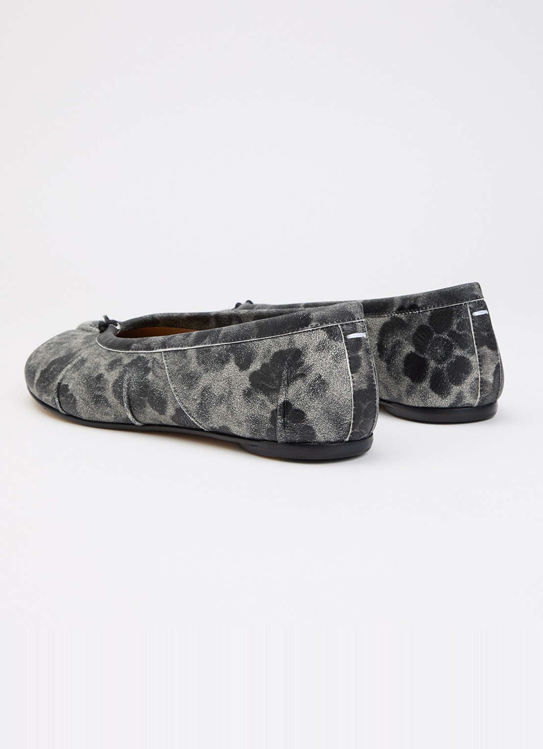 Maison Margiela Tabi ballerina van kalfsleer - achterkant 5 grijsmele