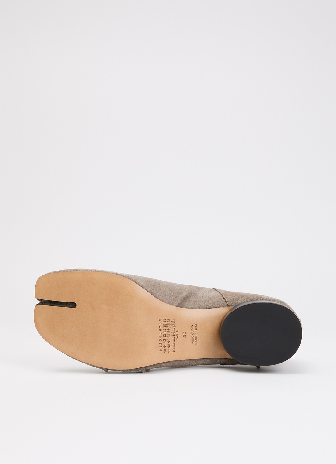 Maison Margiela Tabi ballerina van suède - detail 3 taupe