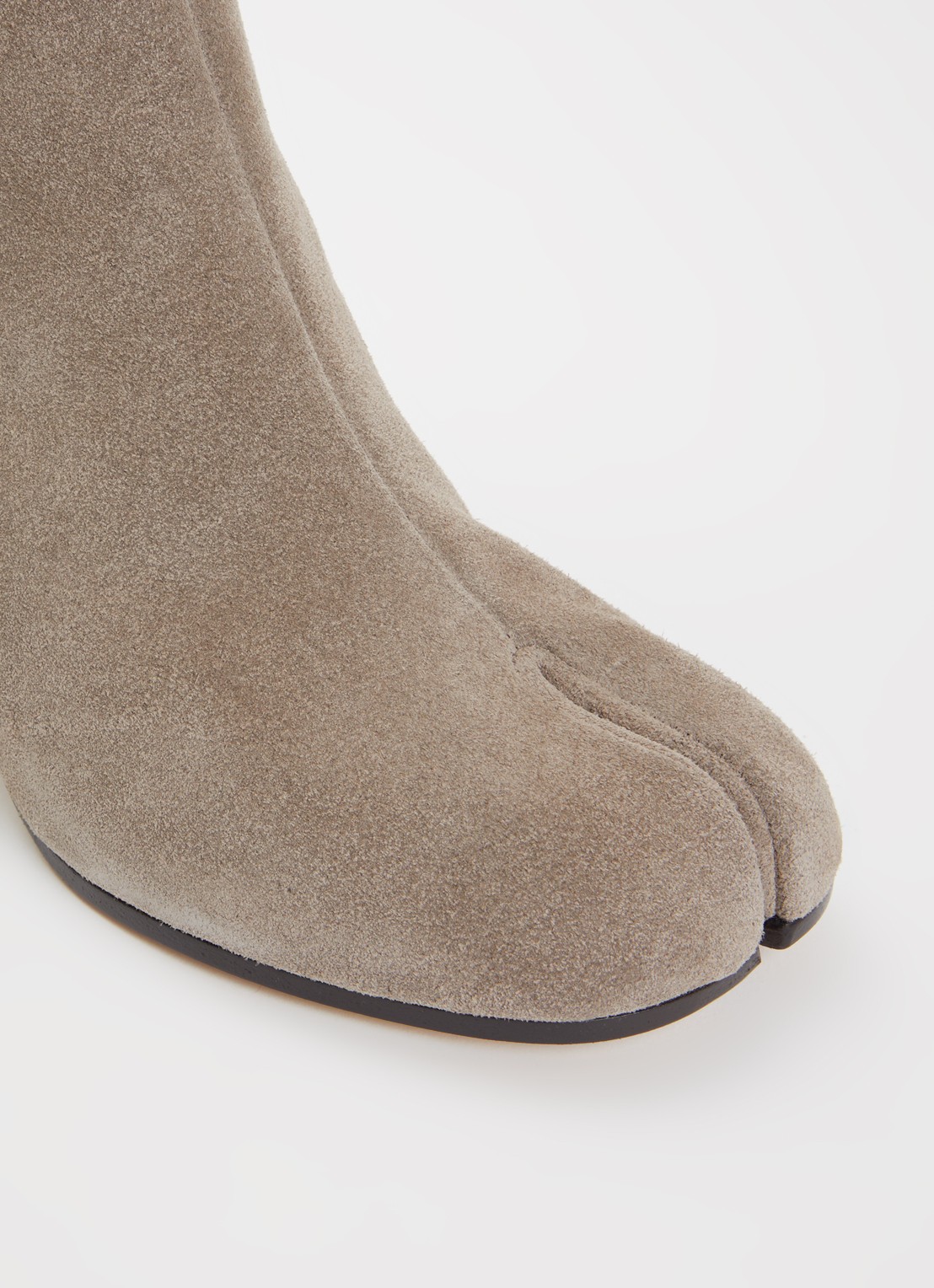 Maison Margiela Tabi enkellaarsje van leer - detail 4 taupe