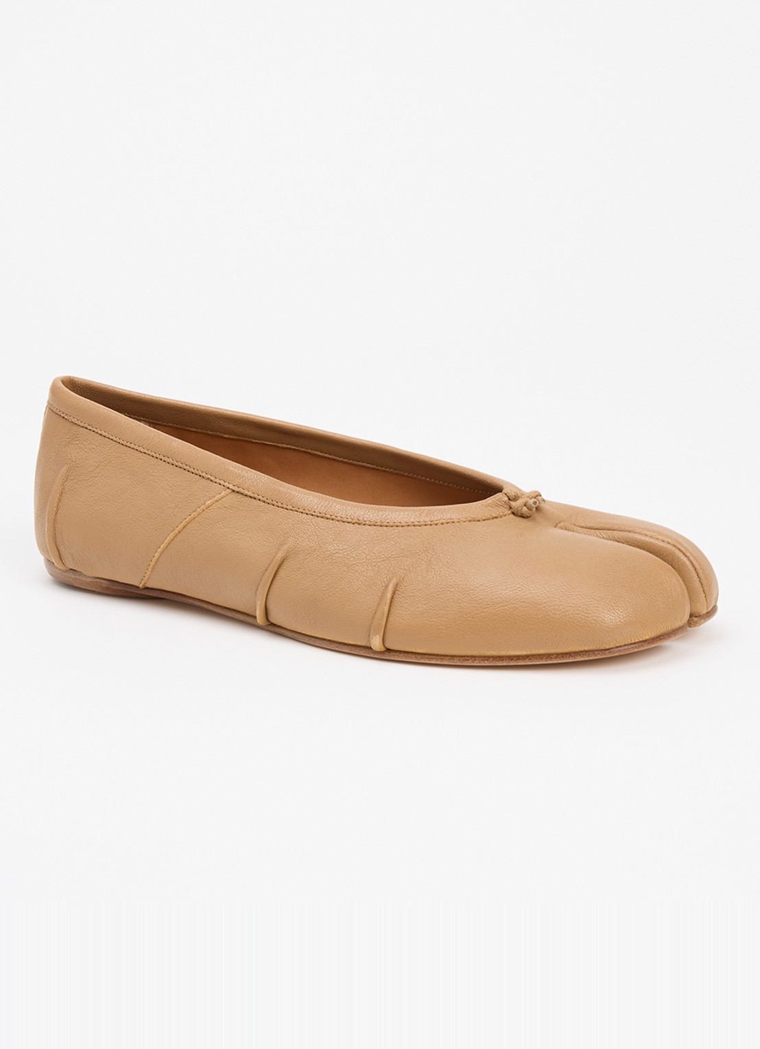 Maison Margiela Tabi New ballerina van lamsleer - voorkant lichtbruin