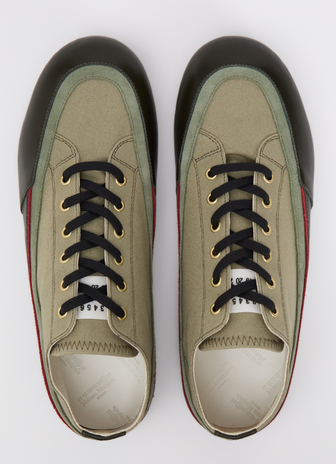 Maison Margiela Traveler sneaker van canvas met kalfsleren details - detail 2 olijfgroen