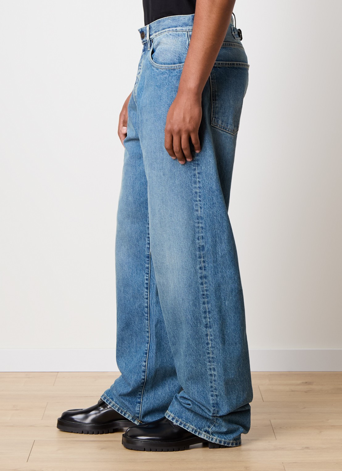 Maison Margiela Wide leg jeans met medium wassing - detail 4 indigo