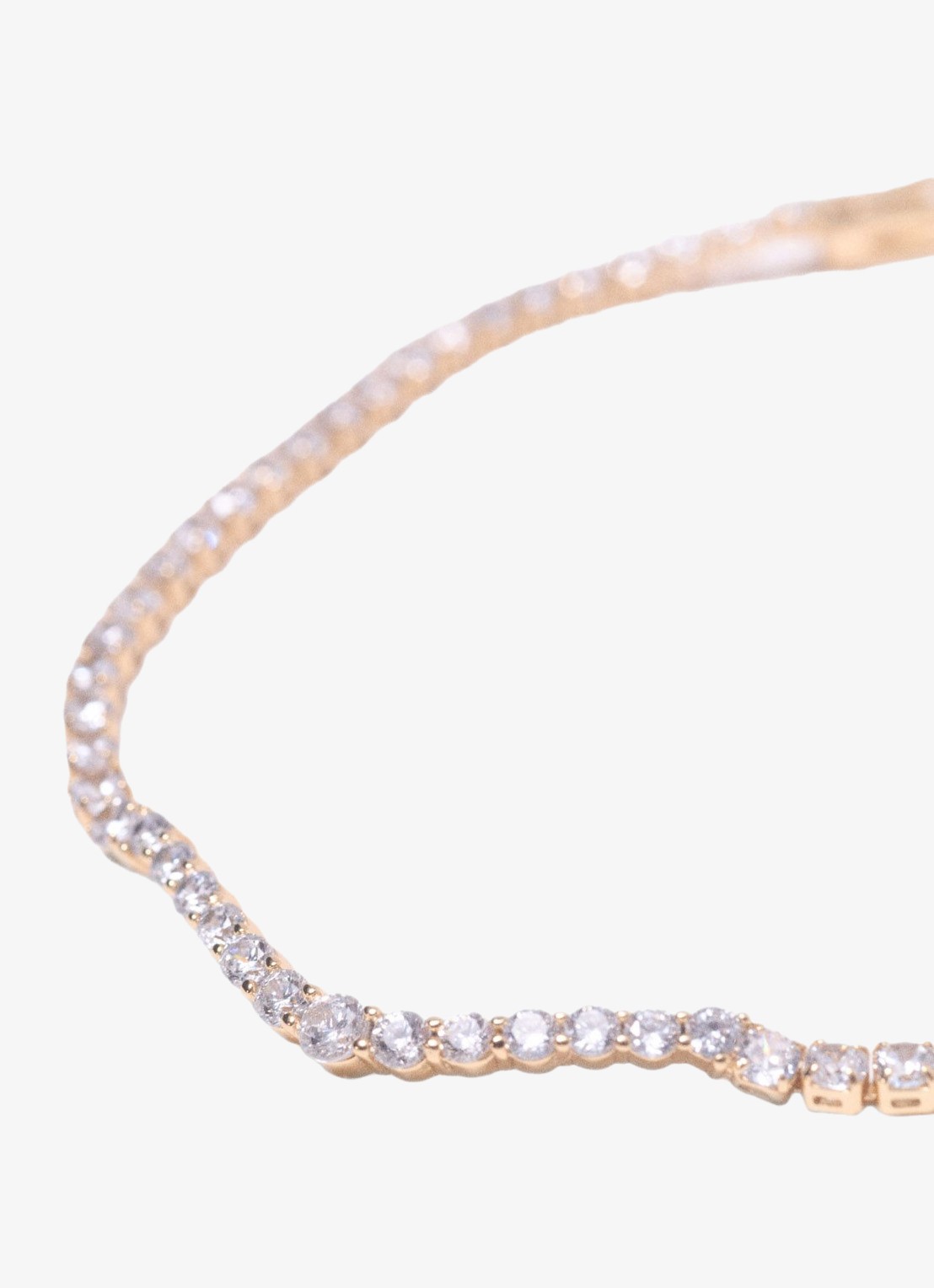 Maje Armband met zirkonia - achterkant goud