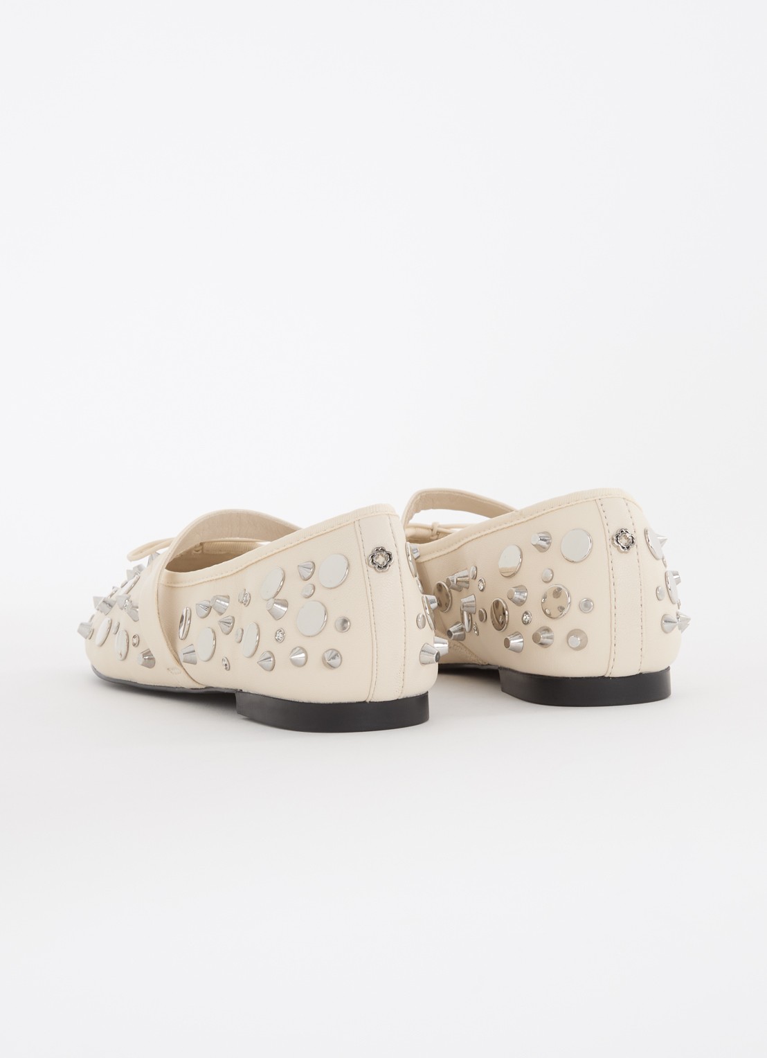 Maje Ballerina van kalfsleer met studs  - achterkant 5 ivoor