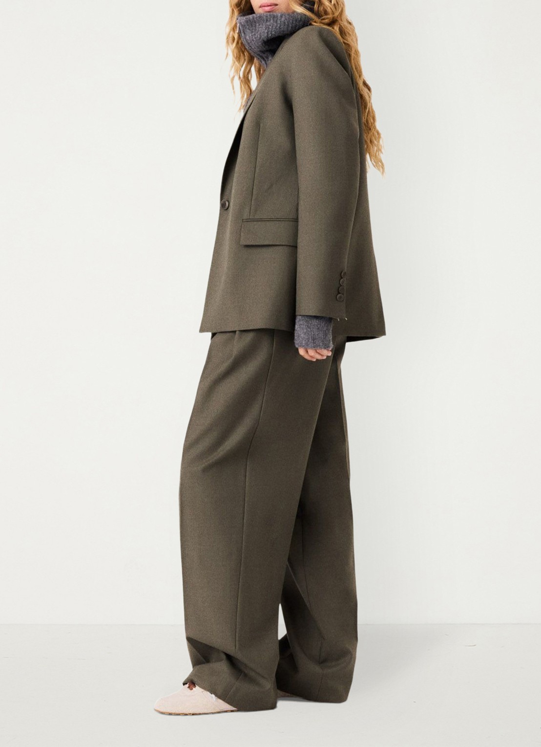 Maje Blazer in wolblend met gespdetail en klepzakken - detail legergroen