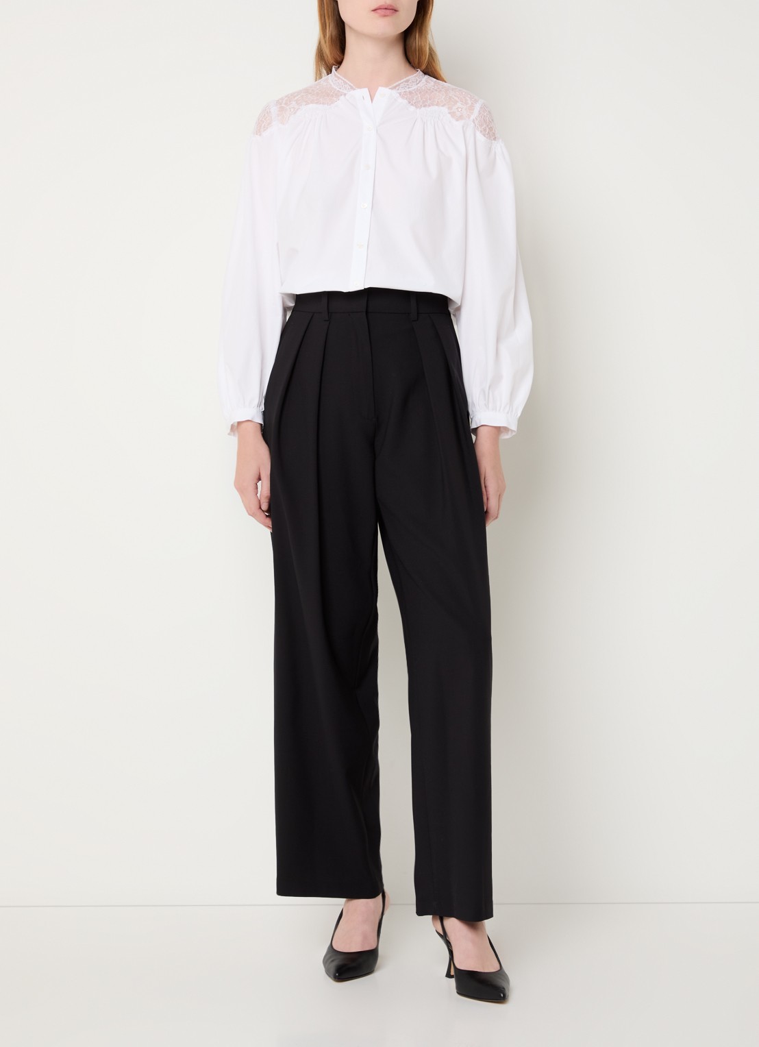 Maje Blouse met details van kant - voorkant 3 wit