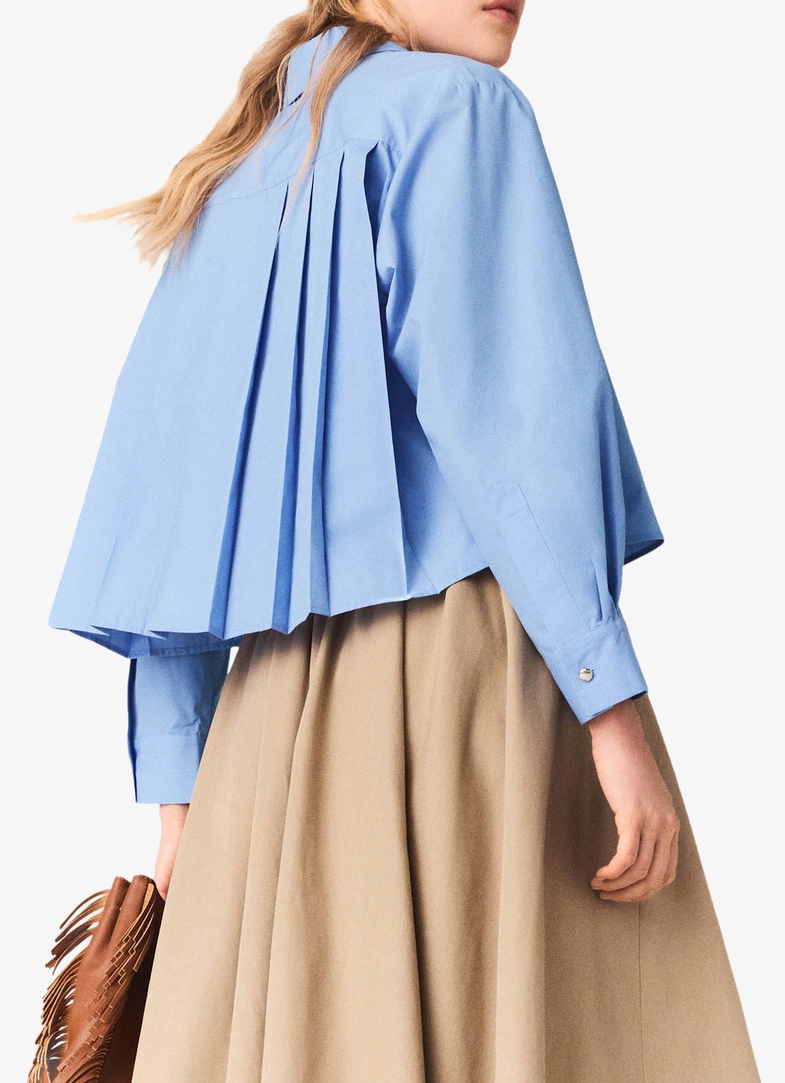Maje Blouse met plooien en borduring - detail 4 lichtblauw