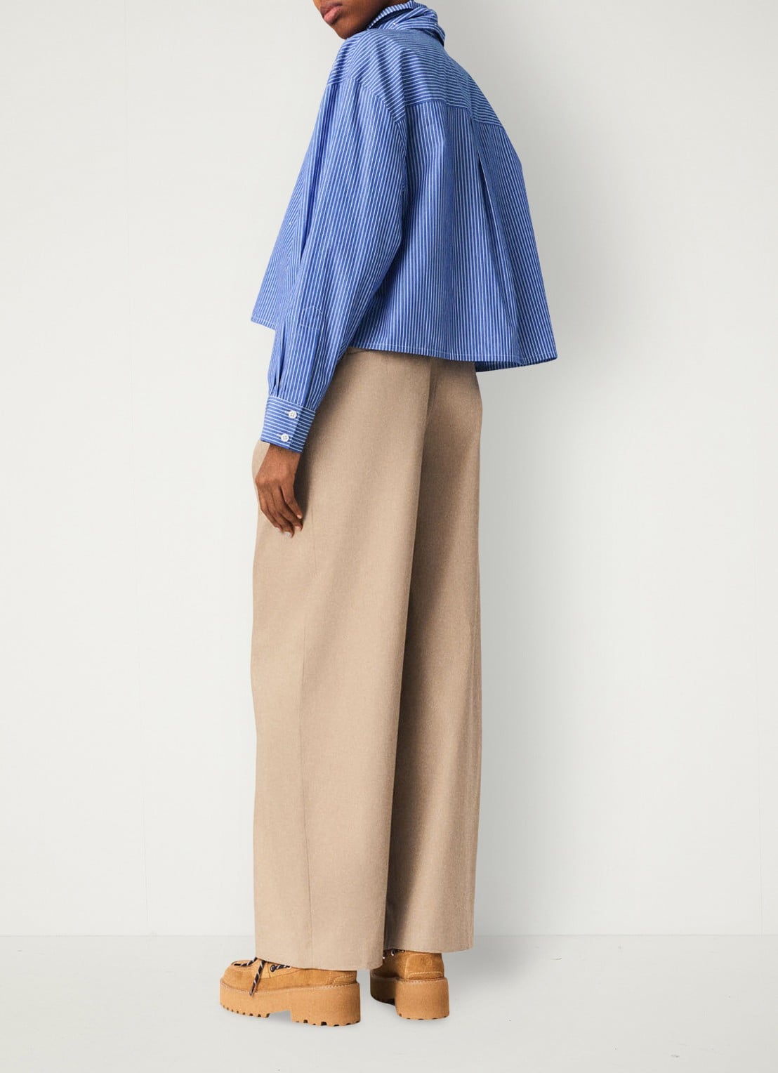 Maje Blouse met strass en afneembare sjaalkraag - achterkant blauw