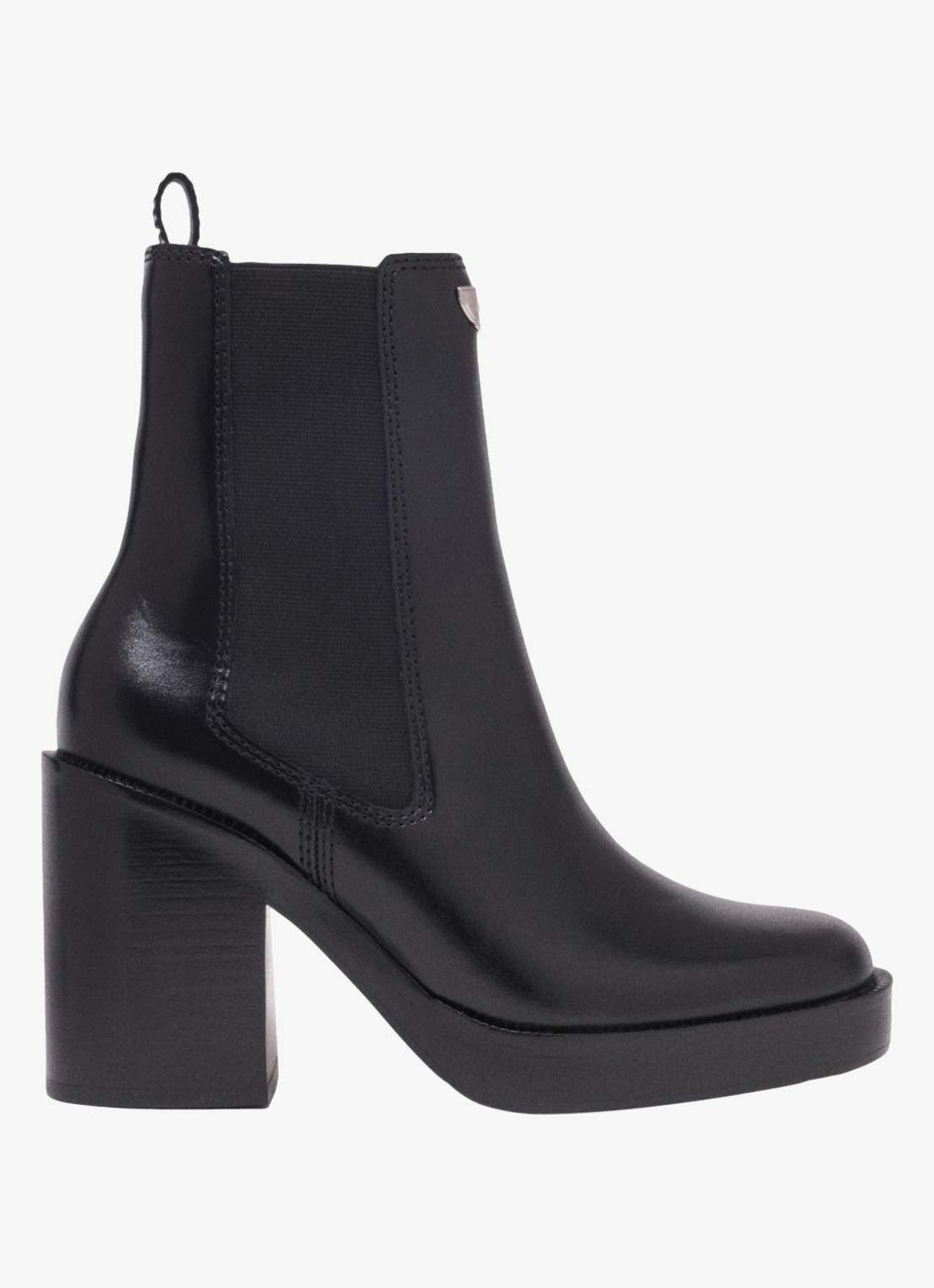 Maje Chelsea boot van leer - voorkant 2 jeans