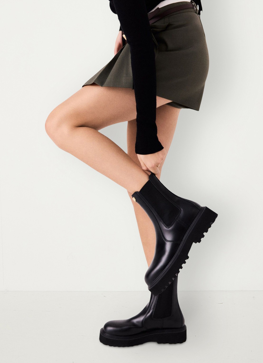 Maje Chelsea boot van leer - detail 5 zwart