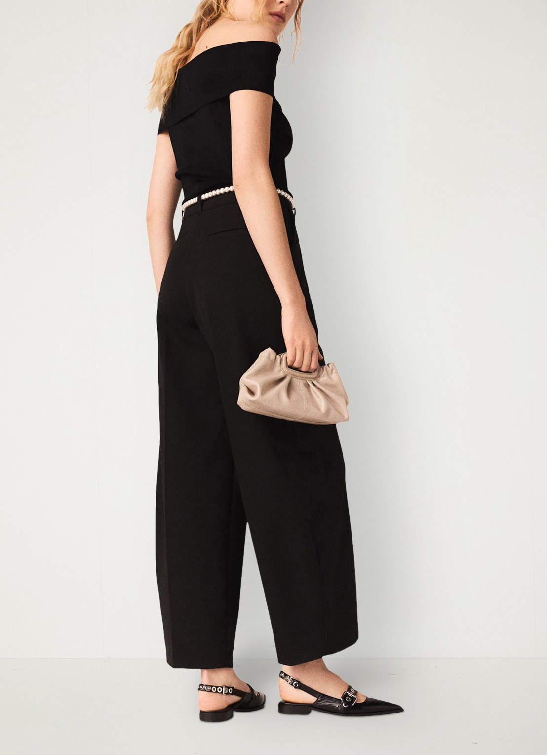 Maje Fijngebreide off shoulder top - achterkant 7 jeans
