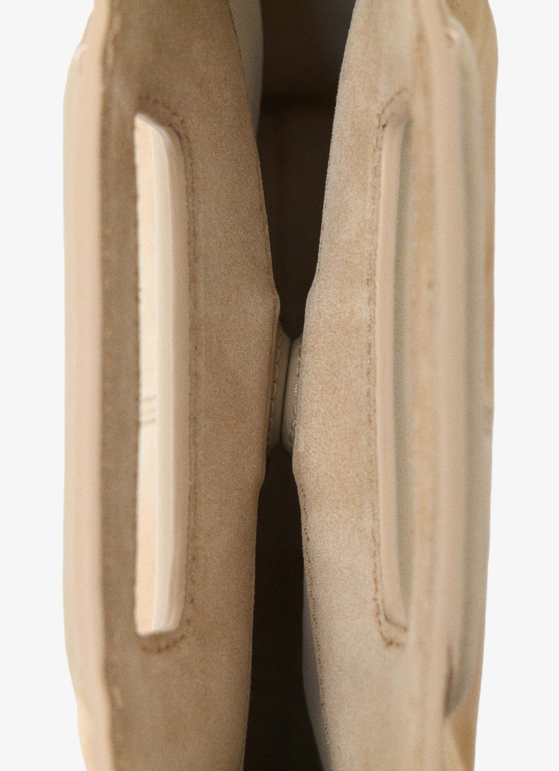 Maje Handtas van suède met afneembare schouderriem - detail 5 beige