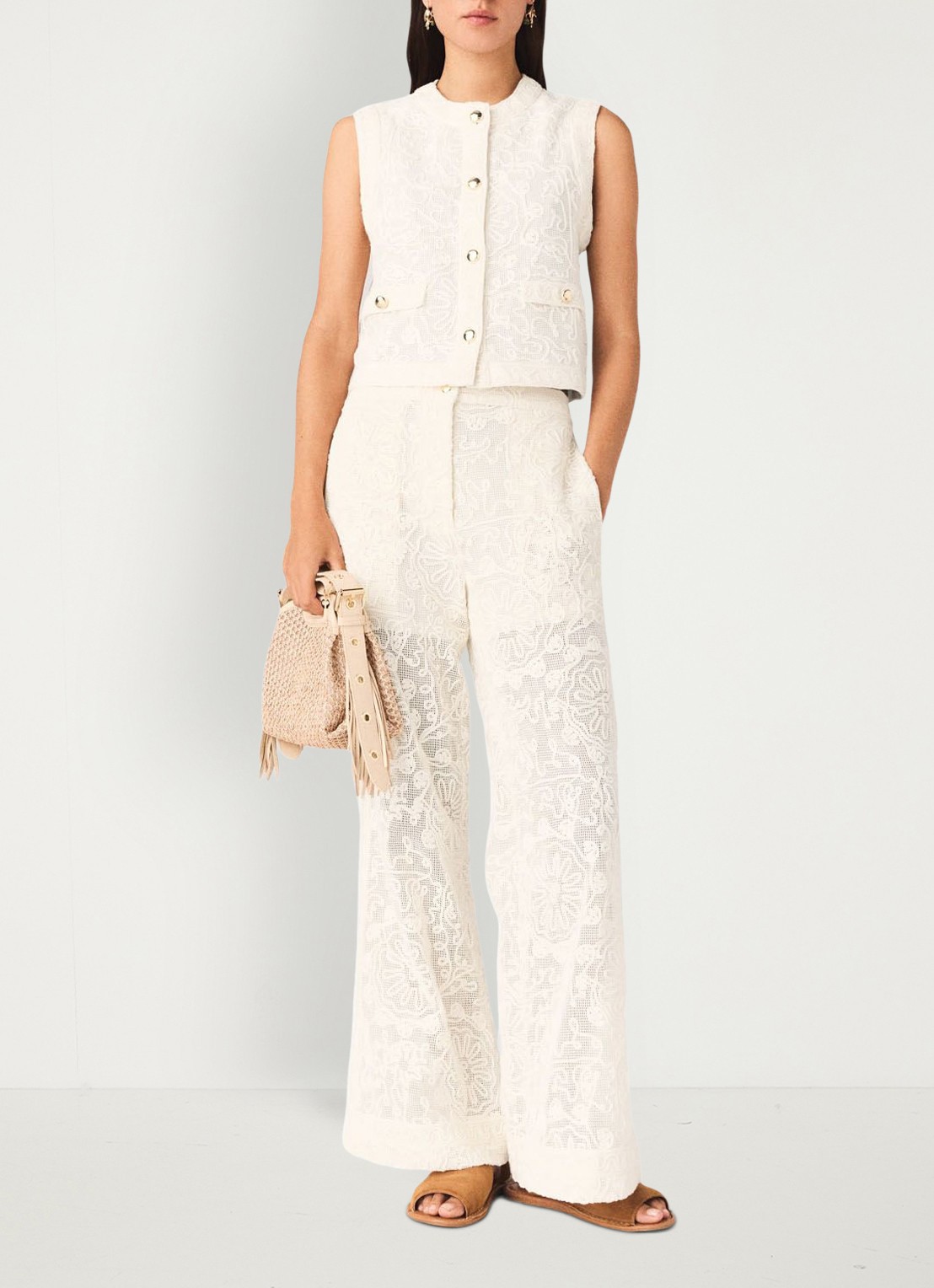 Maje Laros top met borduring - voorkant 2 beige