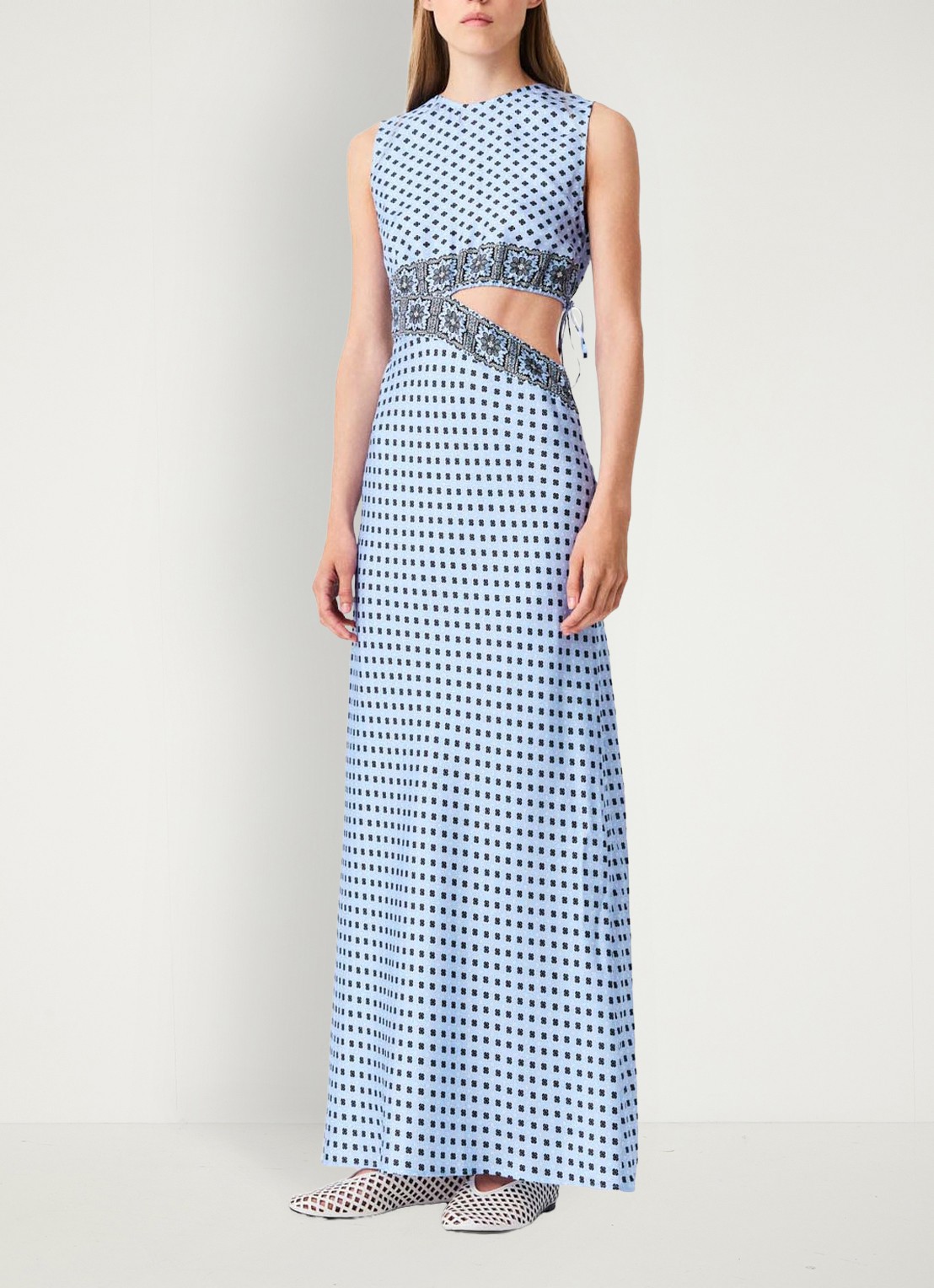 Maje Maxi jurk van zijde met cut-out detail en print - voorkant 2 lichtblauw