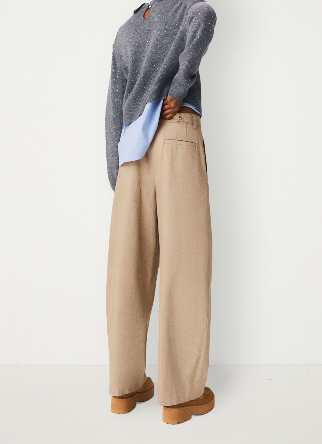 Maje Mid waist wide fit pantalon met steekzakken - achterkant beige