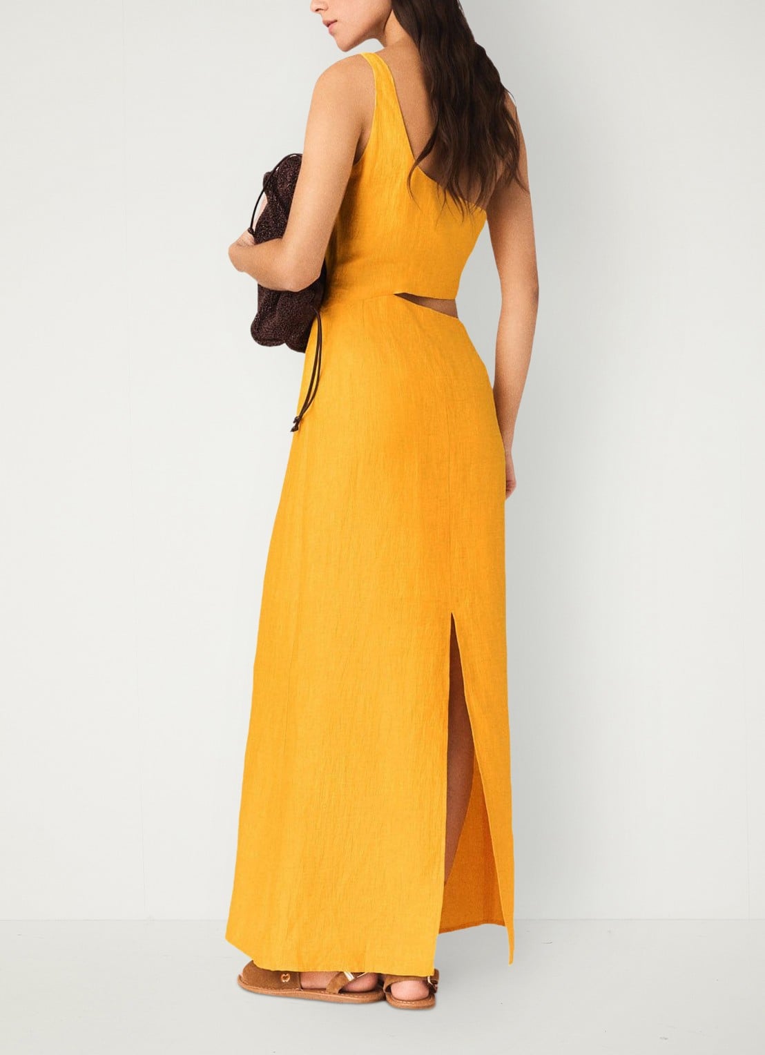 Maje Midi jurk in linnenblend met cut-out detail - achterkant 8 okergeel