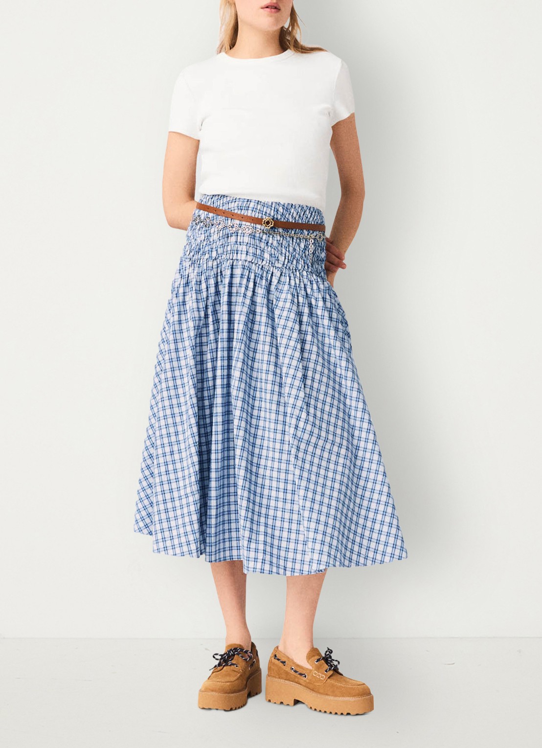 Maje Midi jurk met smockwerk en strass - voorkant 7 lichtblauw