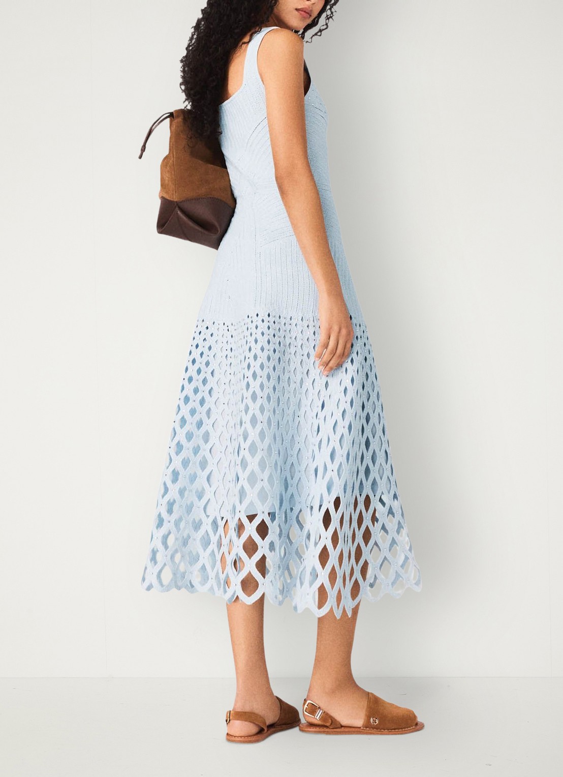 Maje Midi jurk met strass en opengewerkt detail - achterkant lichtblauw