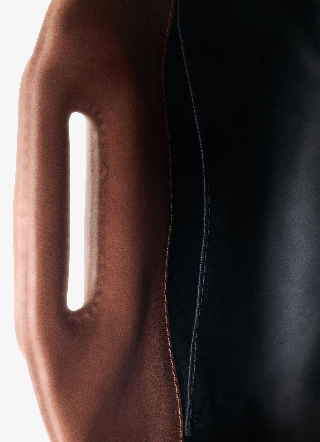 Maje Miss M Mini Vintage City schoudertas van leer - detail 4 bruin