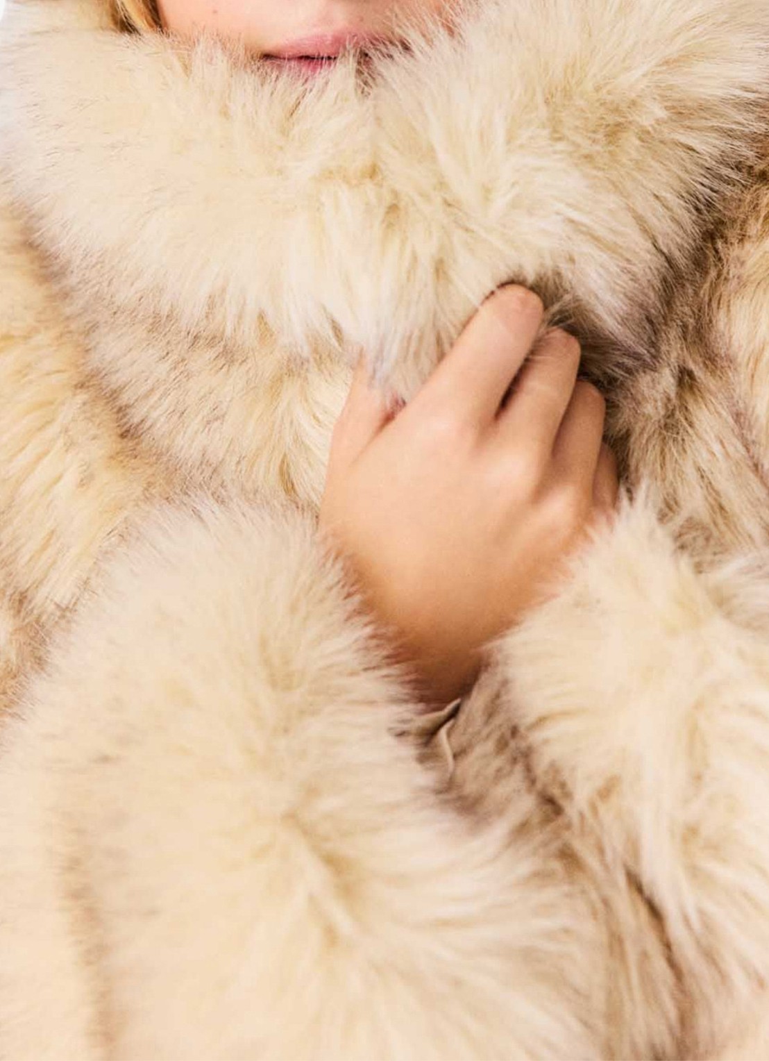 Maje Oversized jas van imitatiebont - detail 7 beige