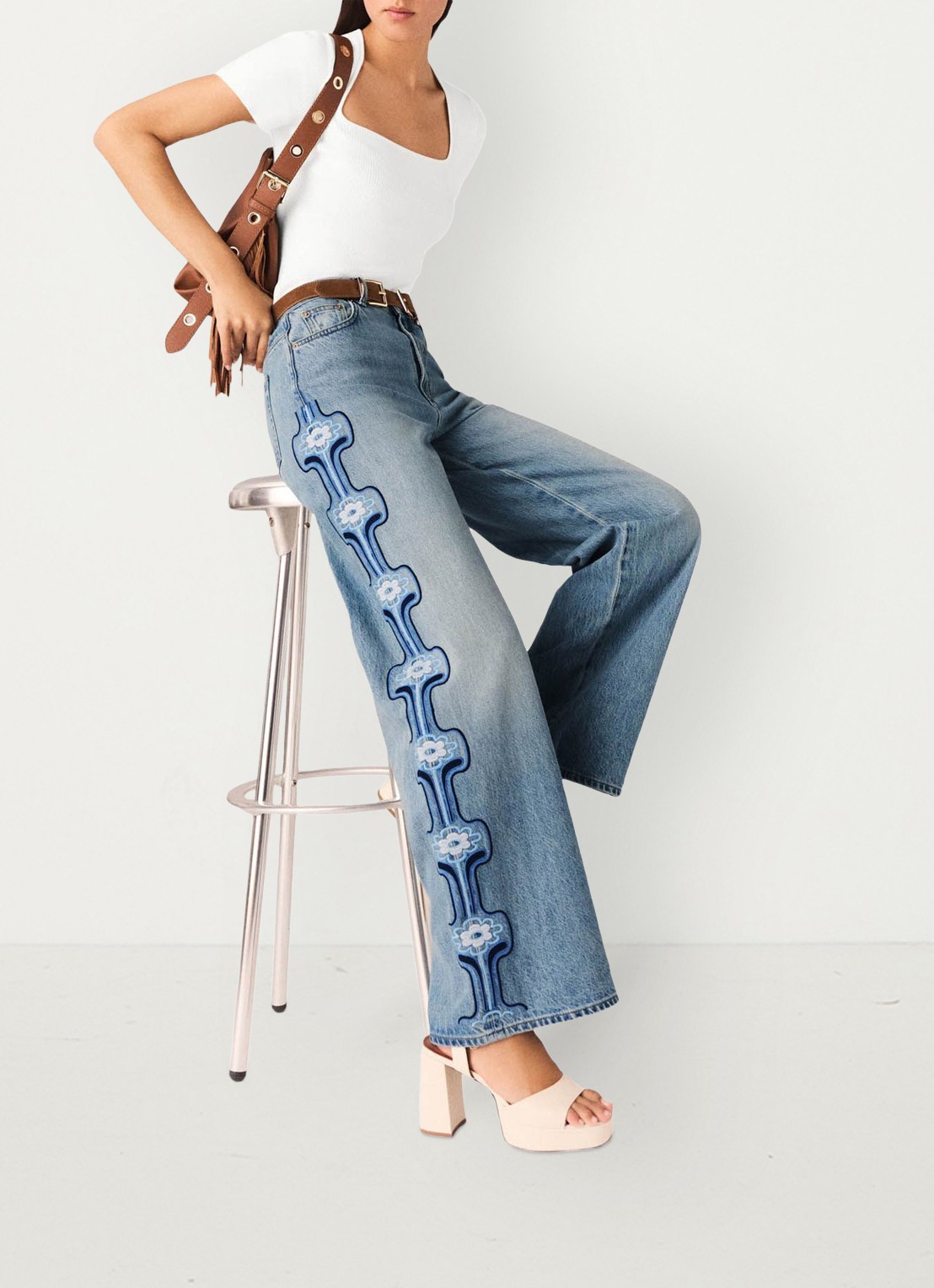 Maje Pintbrode high waist loose fit jeans met broduring - detail 3 indigo