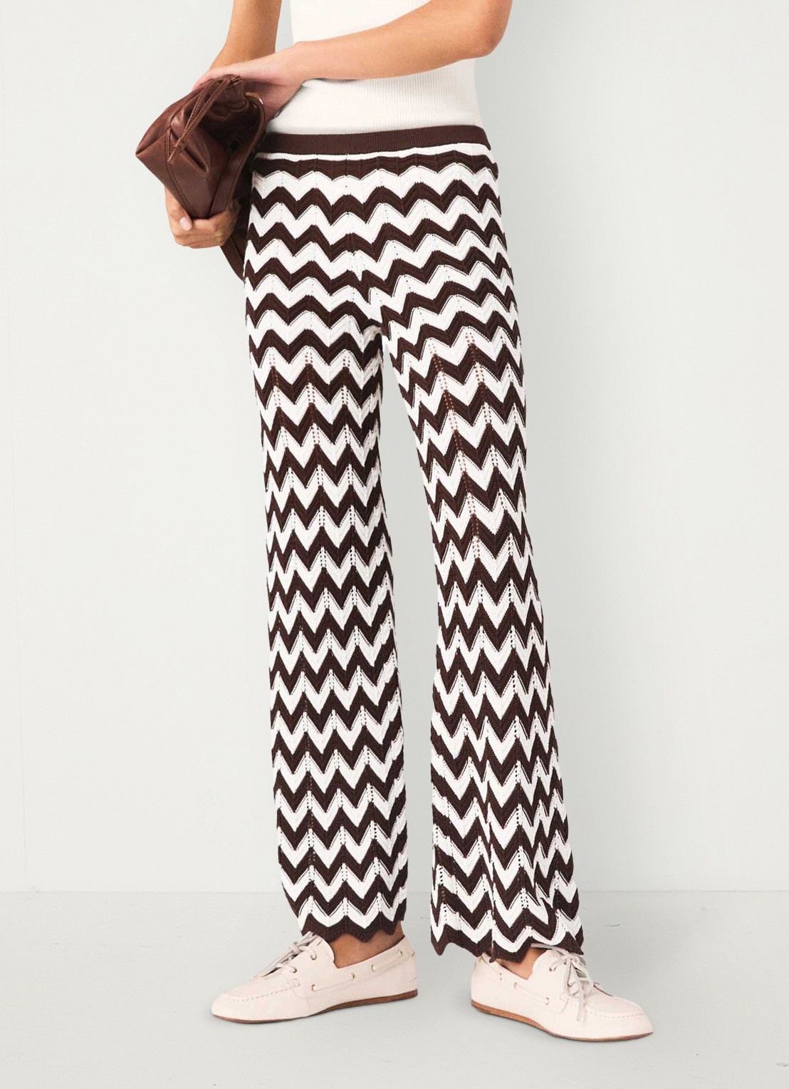 Maje Pirio loose fit broek met grafisch dessin  - detail 4 bruin