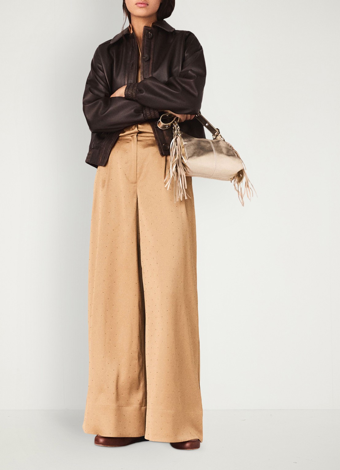 Maje Pitero high waist wide fit pantalon van satijn met strass - detail 2 bruin