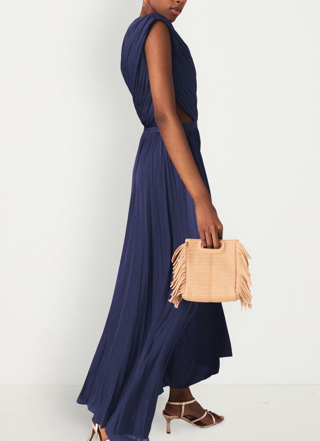 Maje Revi maxi one shoulder jurk met plooien en cut-out detail - detail 6 donkerblauw