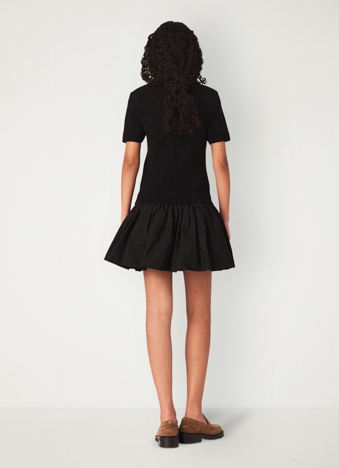 Maje Ribgebreide mini jurk met ronde hals - achterkant 3 jeans