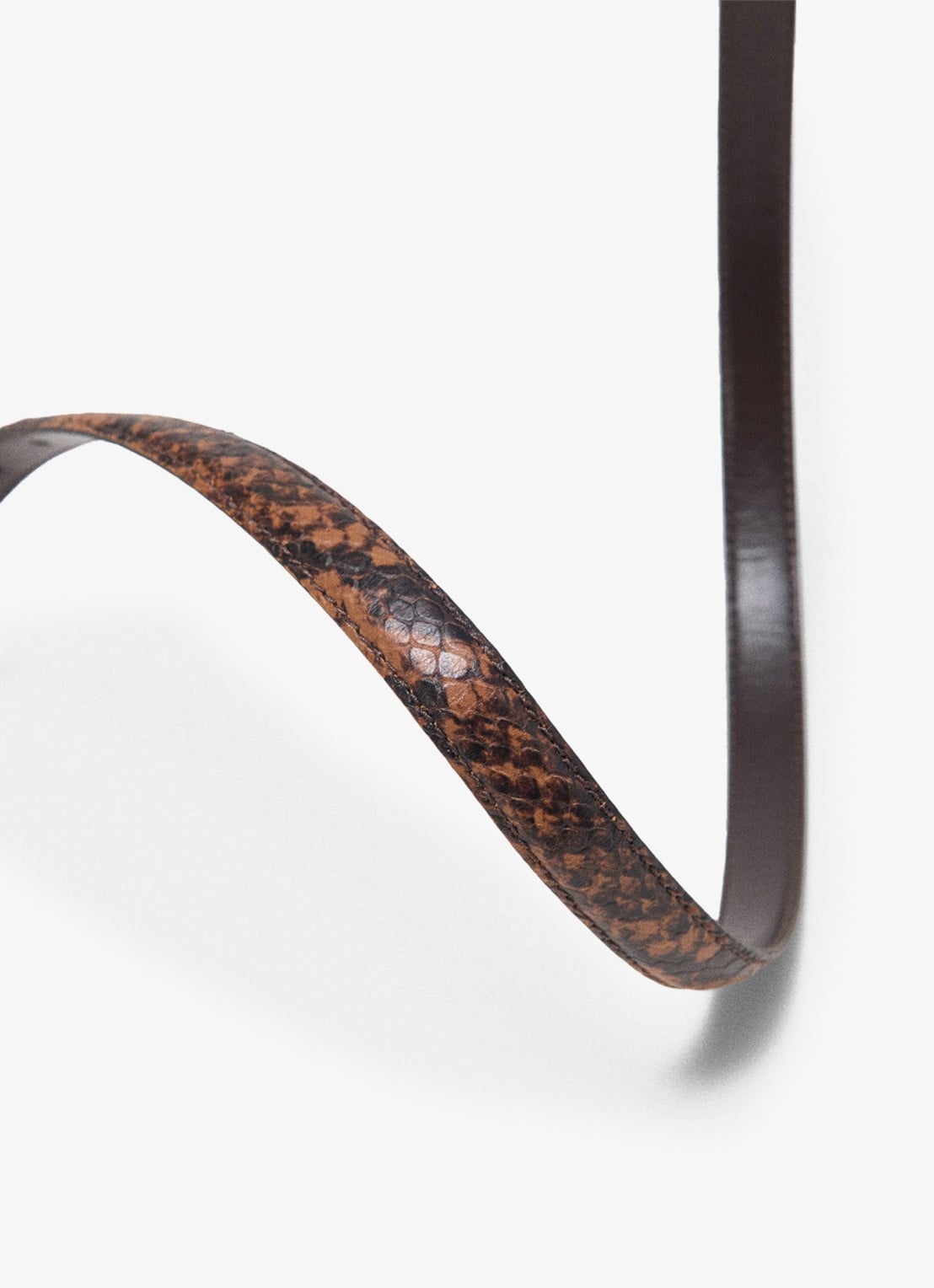 Maje Riem van koeienleer met slangenprint - detail 3 bruin