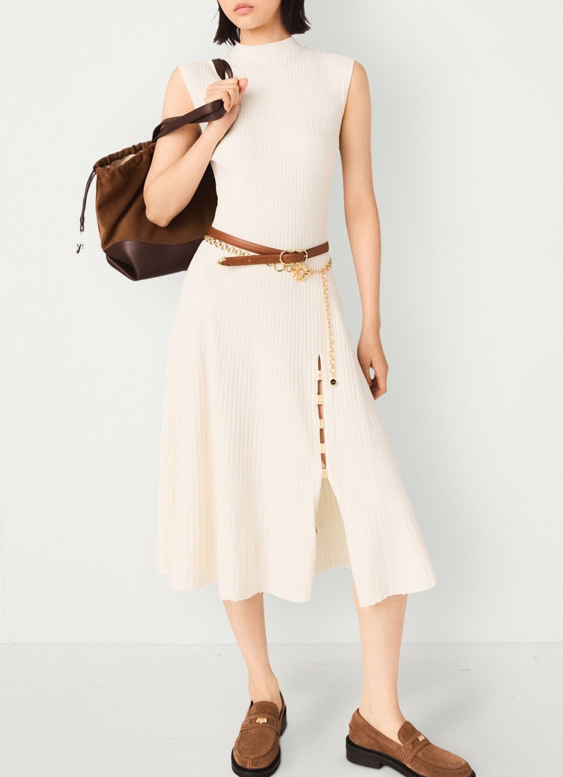 Maje Rimora ribgebreide midi jurk met split - detail beige