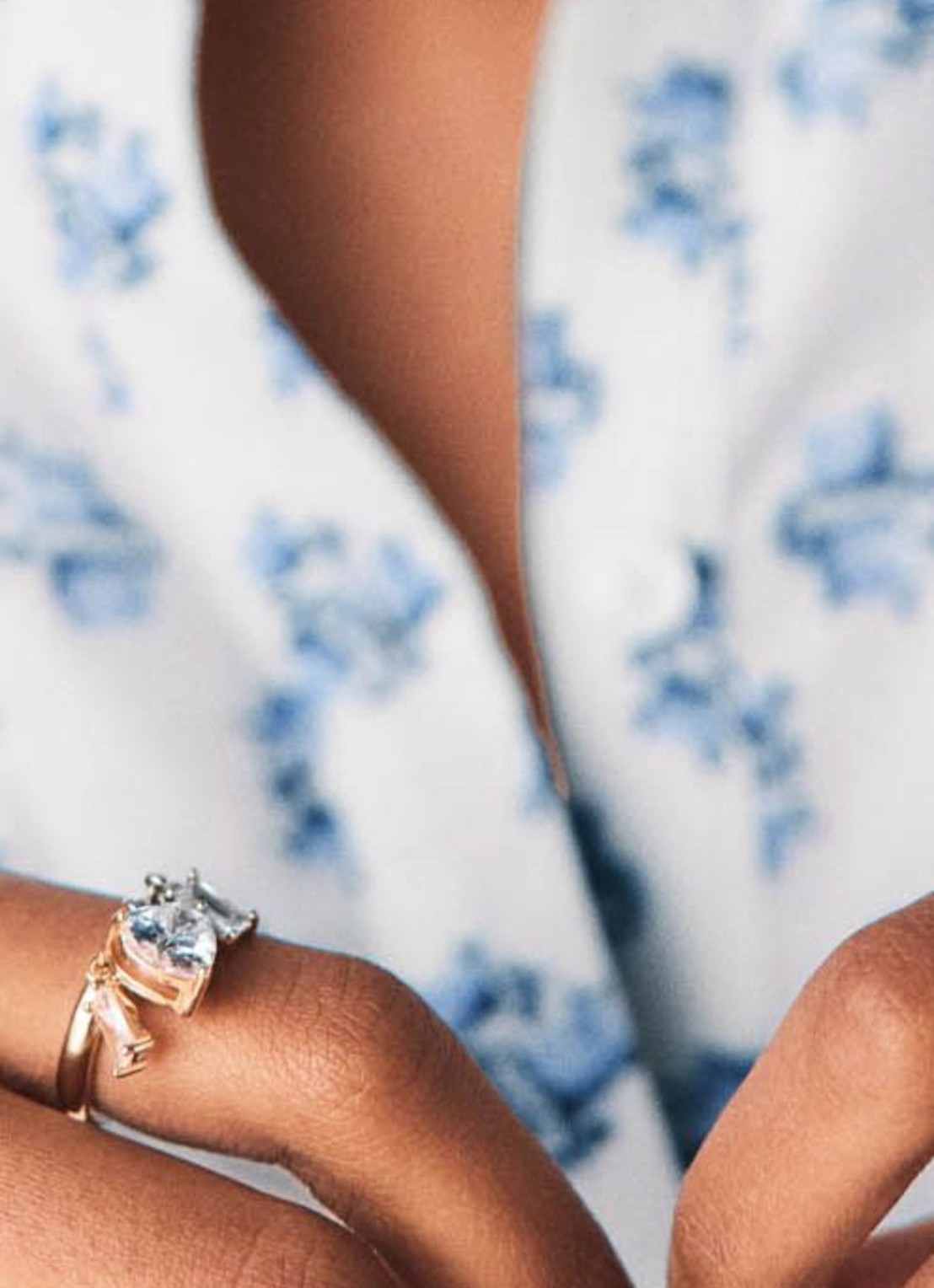 Maje Ring met hanger - detail 2 goud