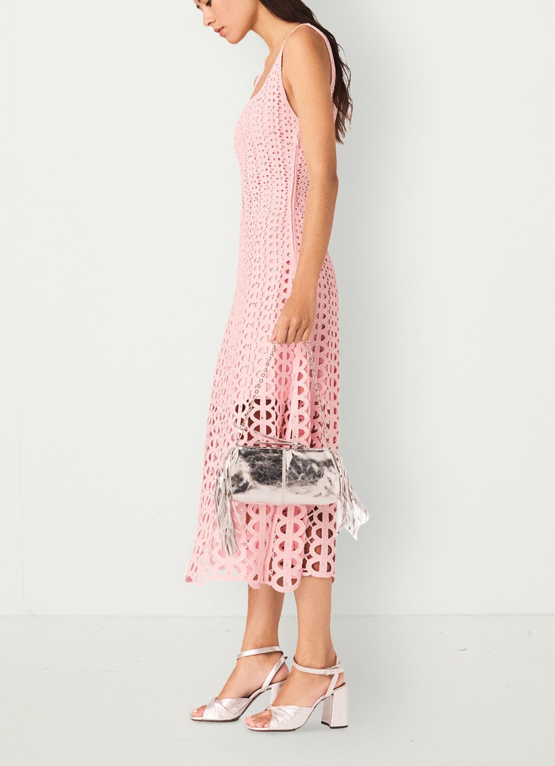 Maje Russelking midi jurk met opengewerkt detail - detail 2 roze