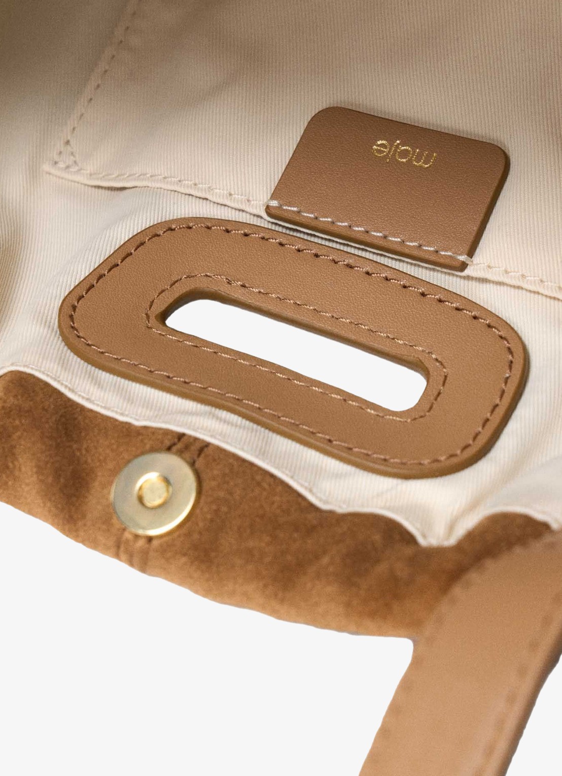 Maje Schoudertas met hanger - detail 5 camel