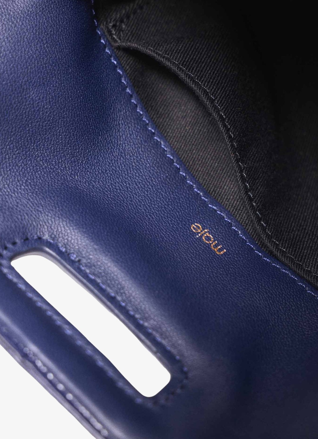 Maje Schoudertas van lakleer - detail 6 donkerblauw