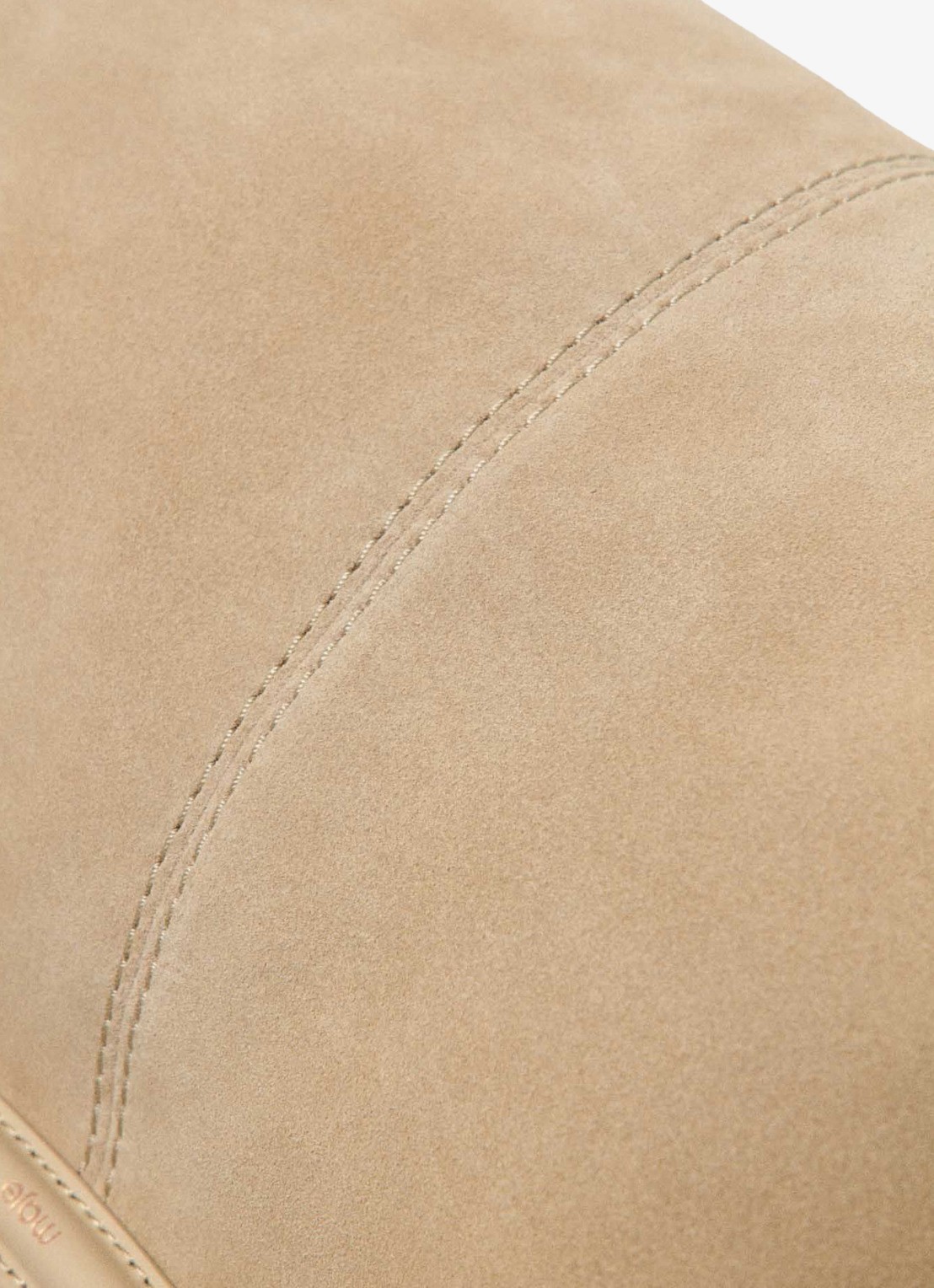 Maje Schoudertas van suède - detail 3 beige