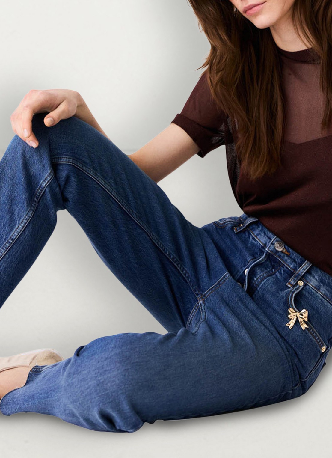 Maje Straight leg jeans met sierlijke broche - detail 3 donkerblauw