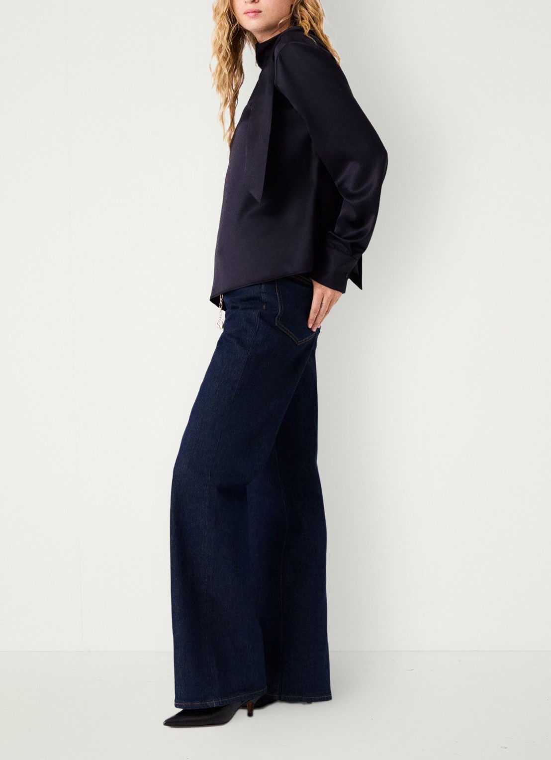 Maje Tuniek van satijn met sjaalkraag - detail donkerblauw