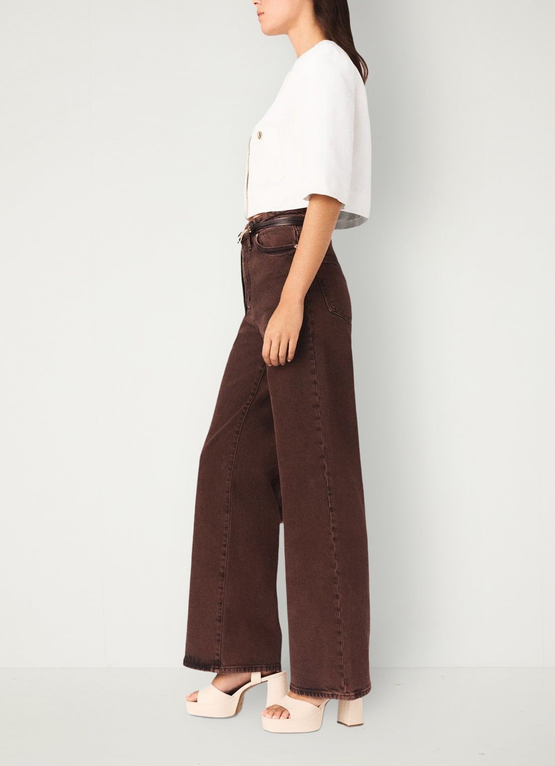 Maje Vytenia cropped blazer in linnenblend met borstzakken - detail 2 wit