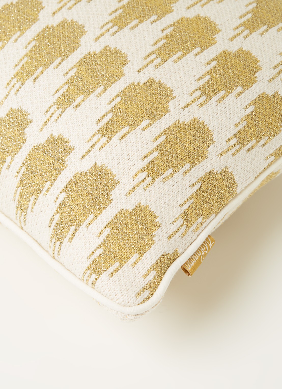 Malagoon Botanic sierkussen 35 x 60 cm - detail 3 goud