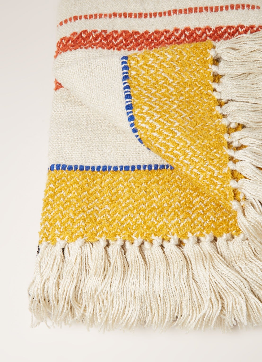 Malagoon Bouclé Miracle plaid in wolblend 125 x 150 cm - detail 3 wit