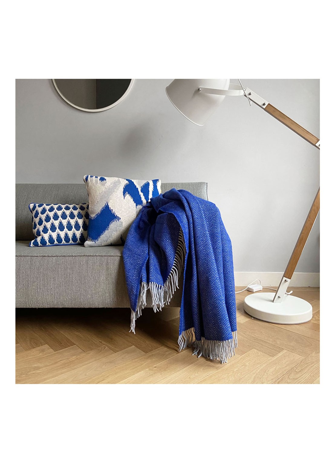 Malagoon Ikat sierkussen 50 x 50 cm  - voorkant 5 kobaltblauw