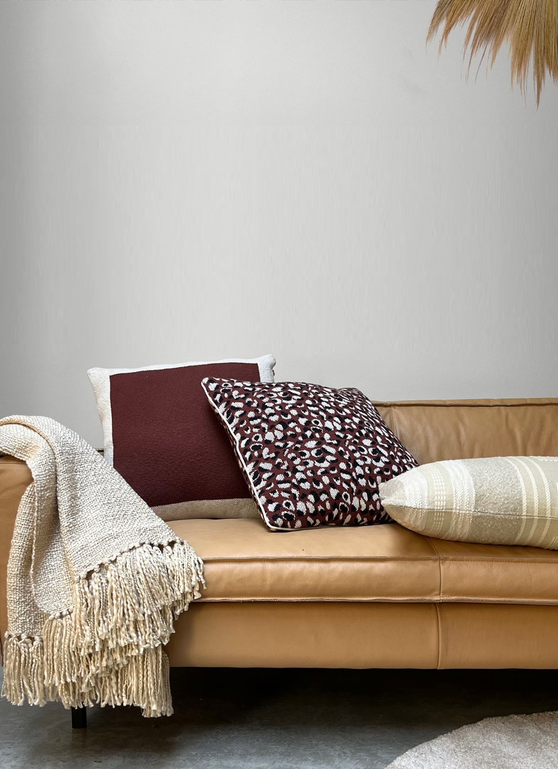 Malagoon Solid Knitted sierkussen 50 x 50 cm - detail 3 bruin