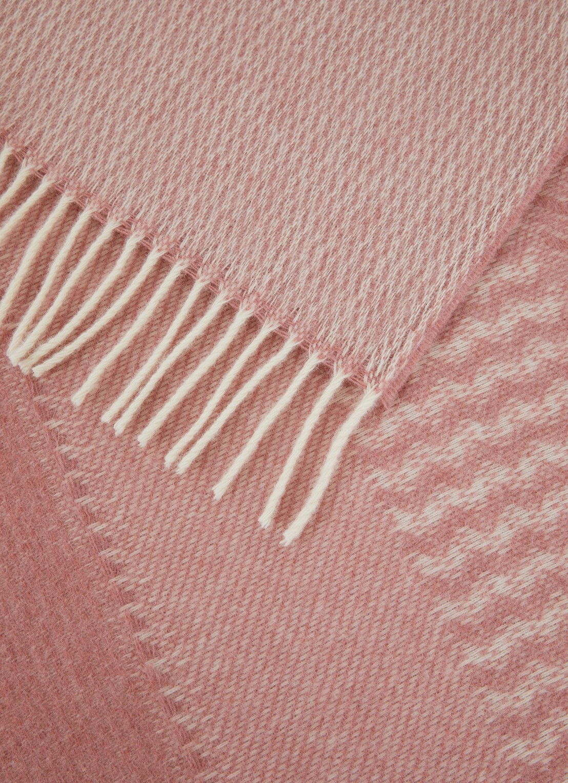 Malagoon Uptown plaid van wol 140 x 200 cm - detail 3 roze