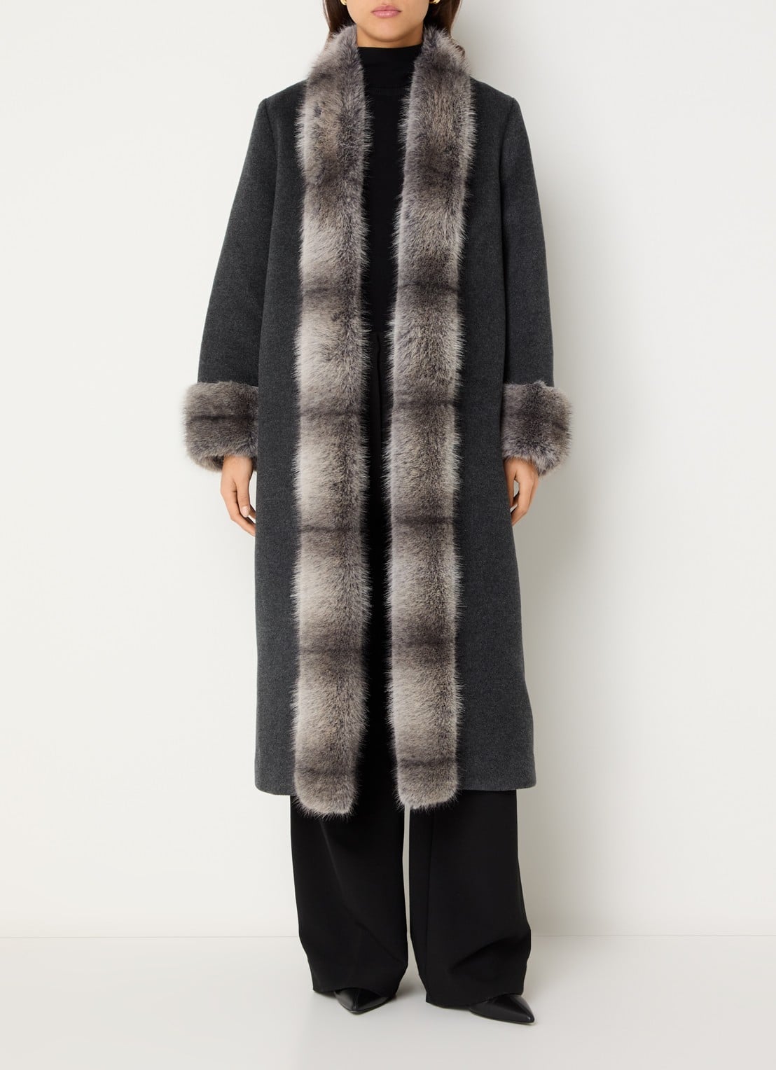 Malina Anouk mantel in kasjmierblend met imitatiebontkraag - detail 3 middengrijs