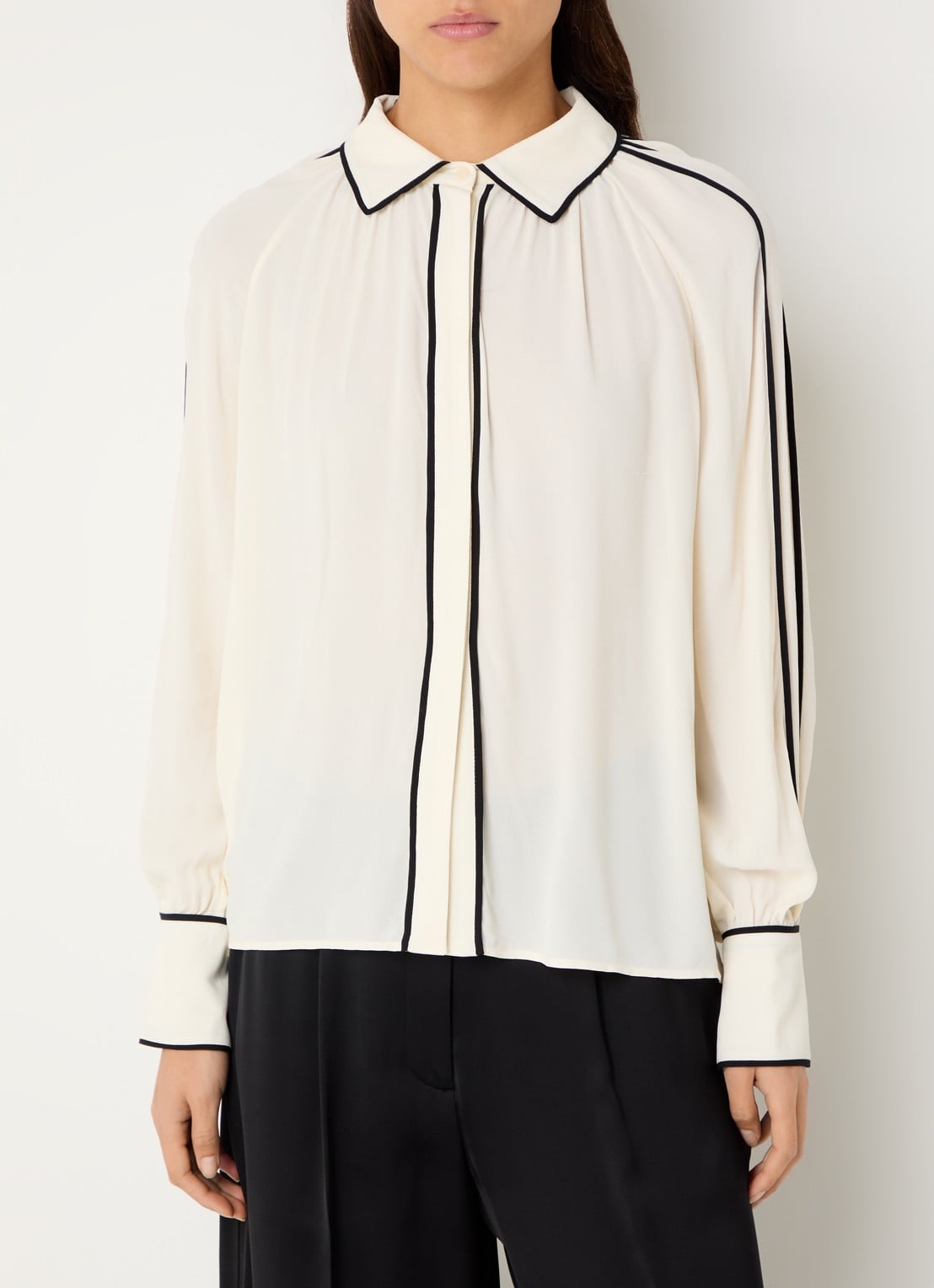 Malina Bea blouse met plooidetail - detail ivoor