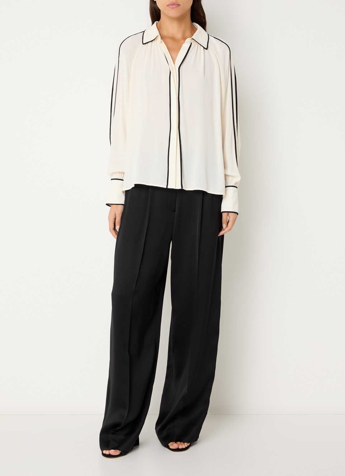 Malina Bea blouse met plooidetail - voorkant 4 ivoor