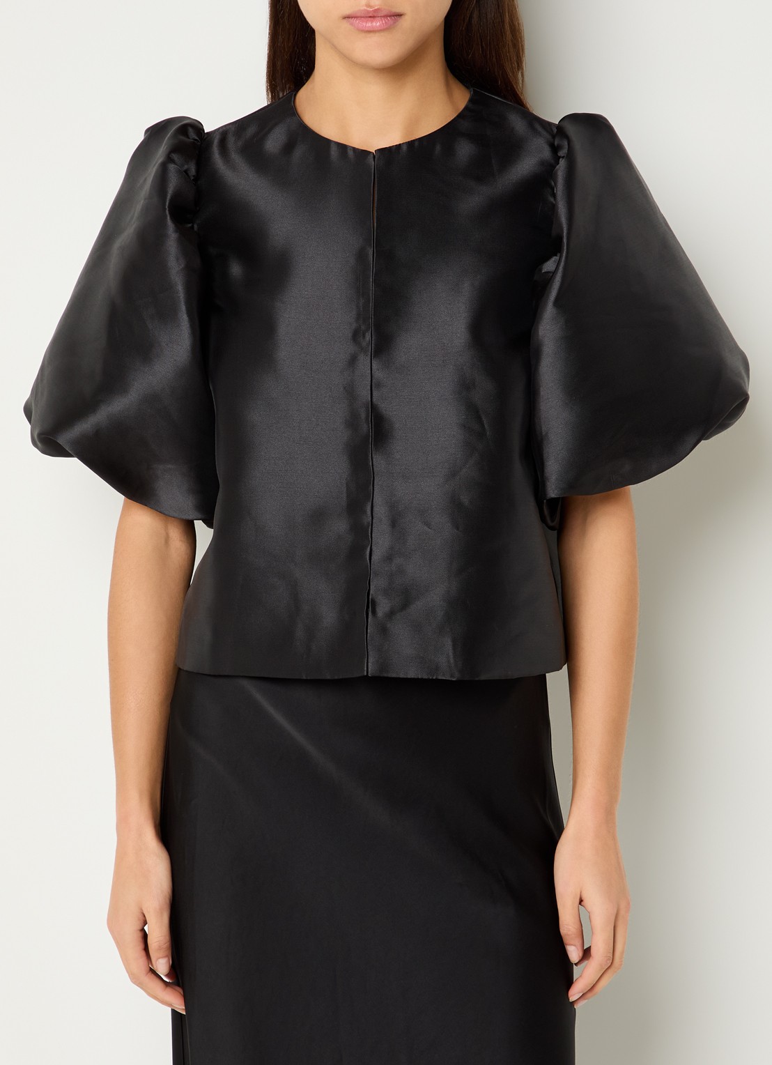 Malina Cleo blouse met pofmouw - detail 4 zwart